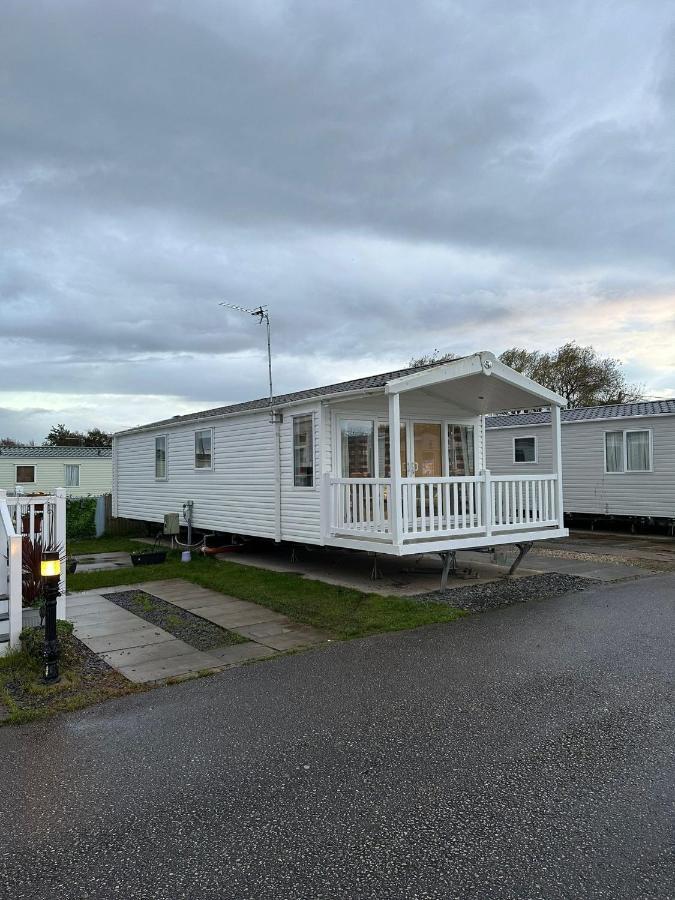 Вілла Luxurious 6 Berth Swift Bordeaux On Lyons Robin Hood Rhyl Meliden Екстер'єр фото