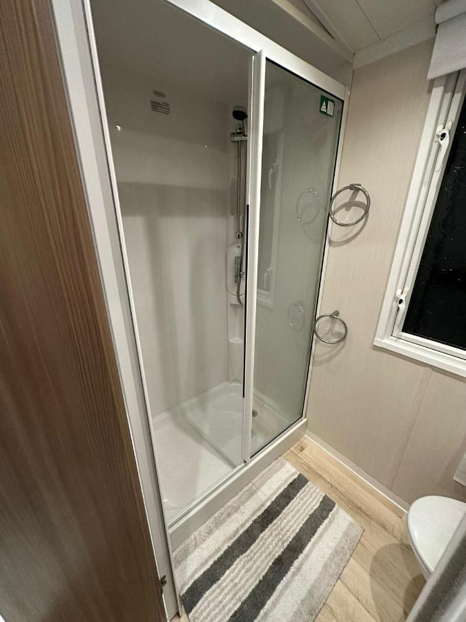 Вілла Luxurious 6 Berth Swift Bordeaux On Lyons Robin Hood Rhyl Meliden Екстер'єр фото